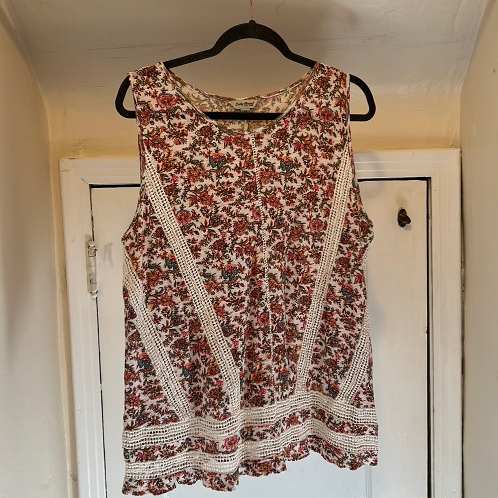 Lucky Brand paisley, floral, and lace tank top. Women's 2X.